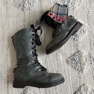 Dr Martens Triumph